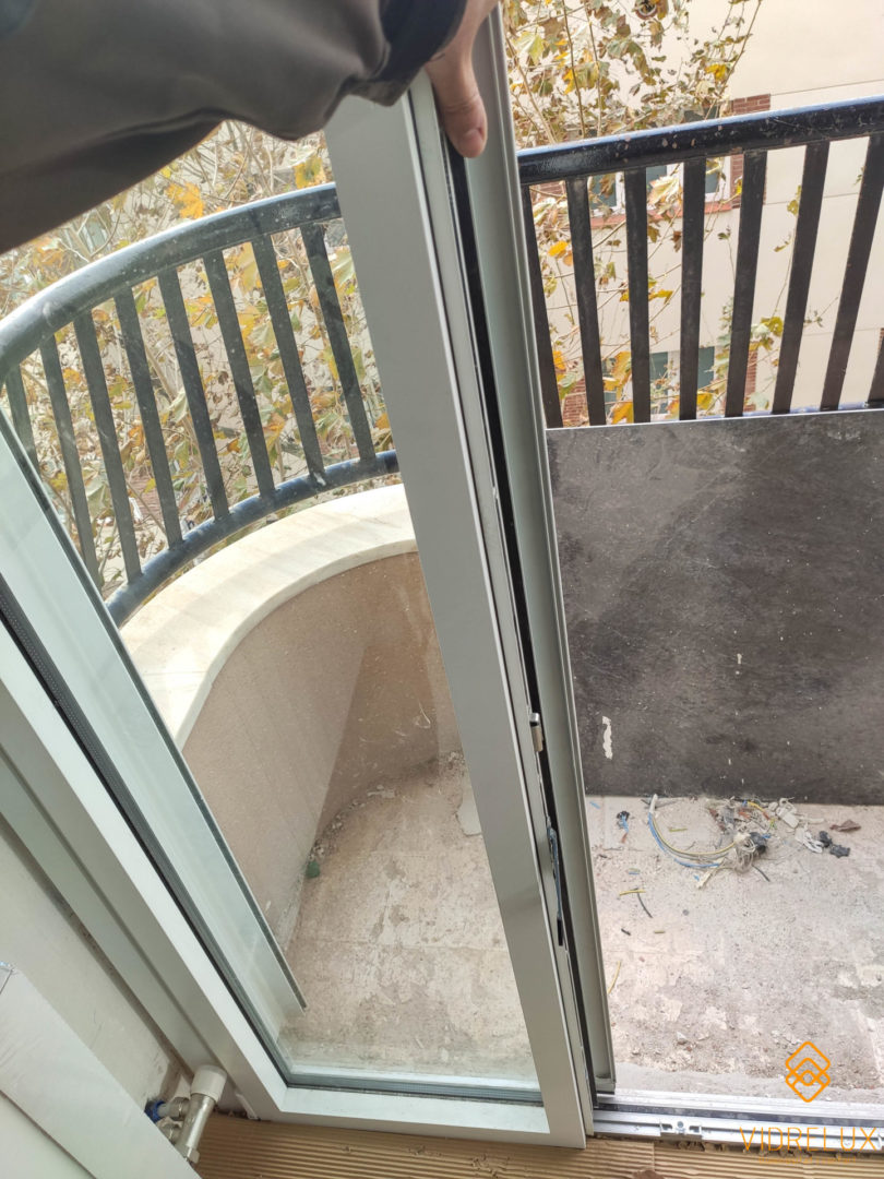 Instalación balconera habitación