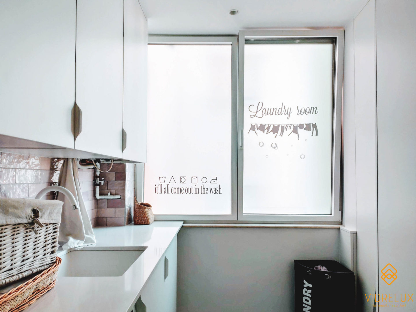 Ventana oscilobatiente 2 hojas lavadero